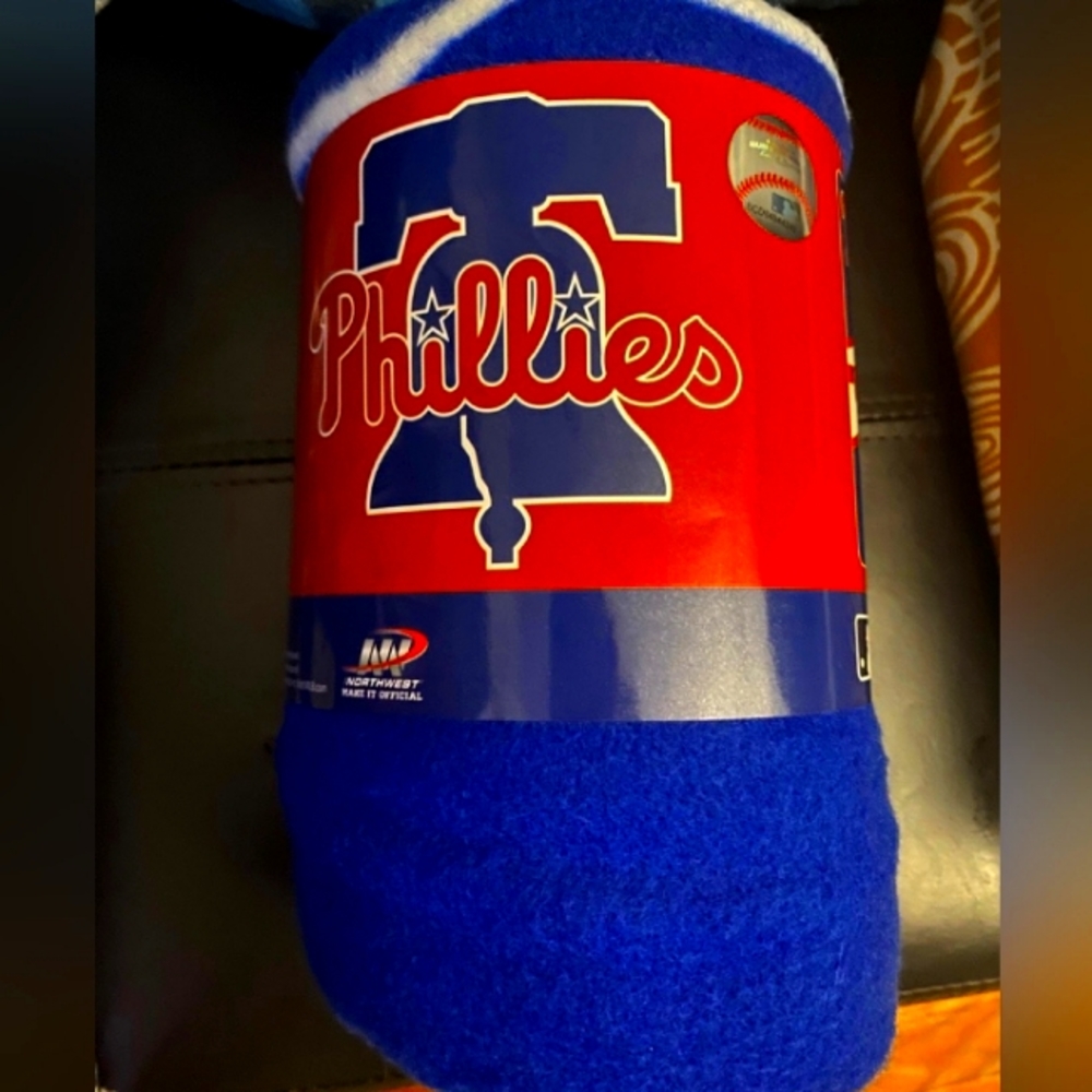 Phillies Throw